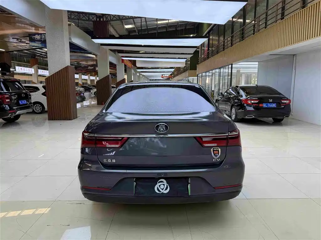 BYD Qin NEV — фото 8