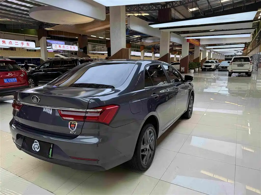 BYD Qin NEV — фото 9