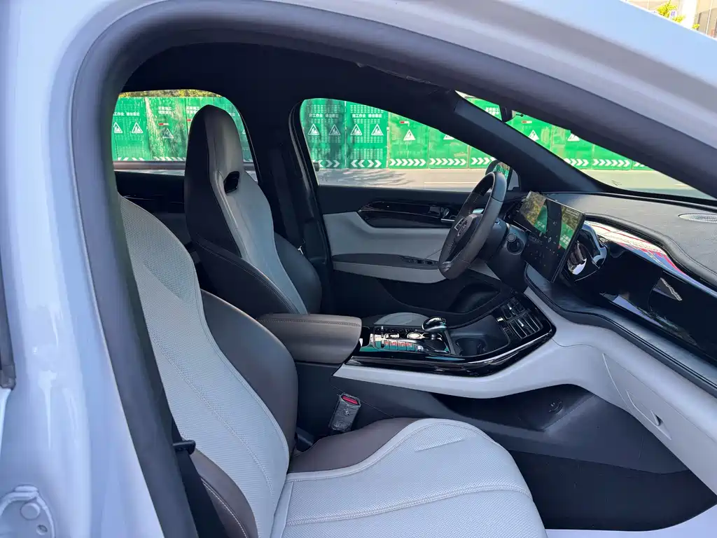 BYD Qin PLUS — фото 10