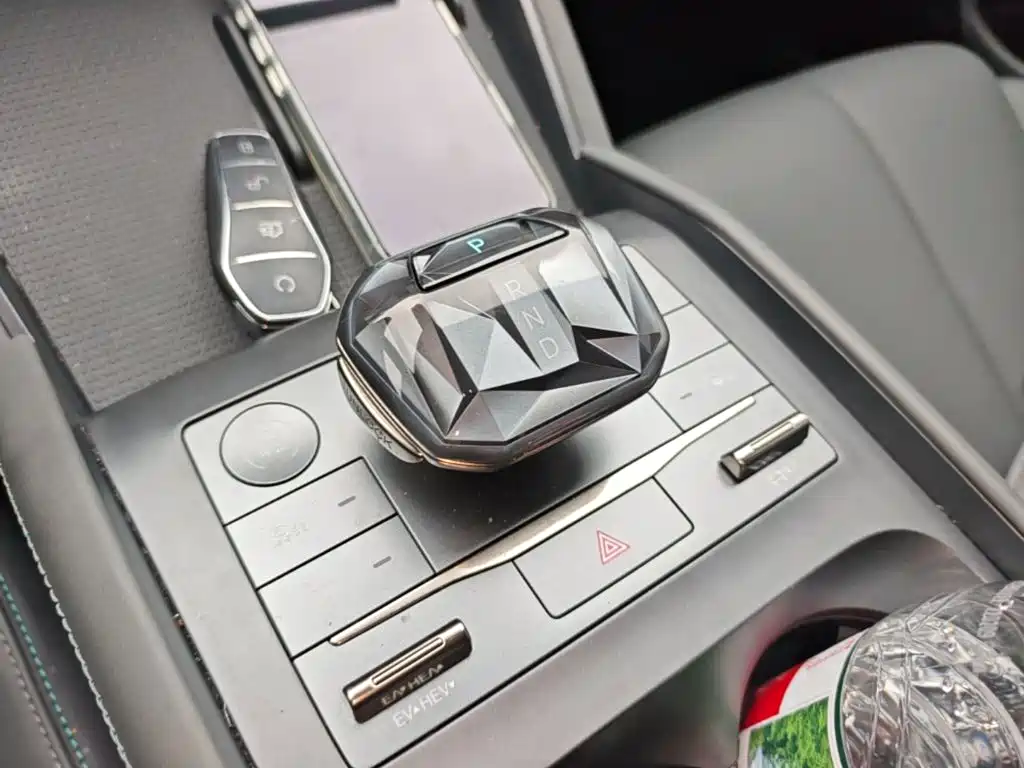 BYD Qin L — фото 14