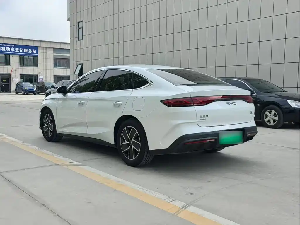 BYD Qin L — фото 9