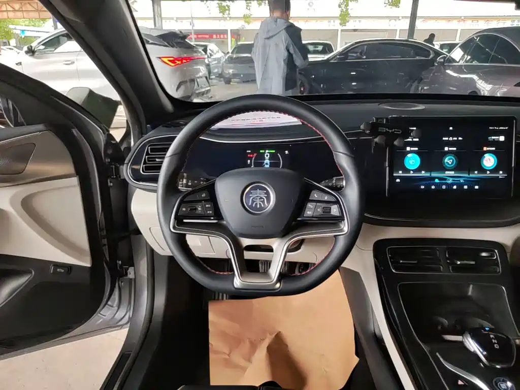 BYD Qin PLUS — фото 11