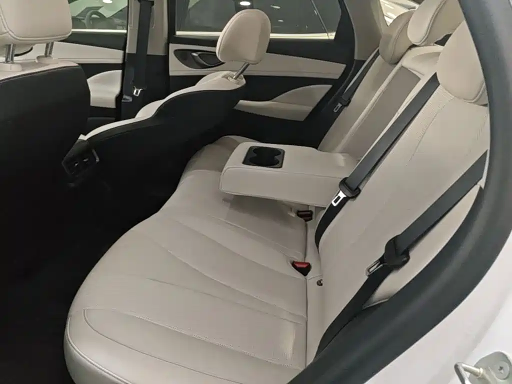 BYD Seal 05 DM-i — фото 17