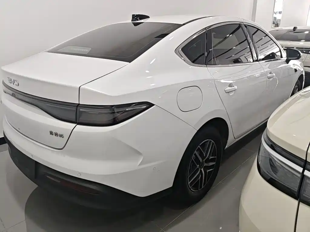 BYD Seal 05 DM-i — фото 7