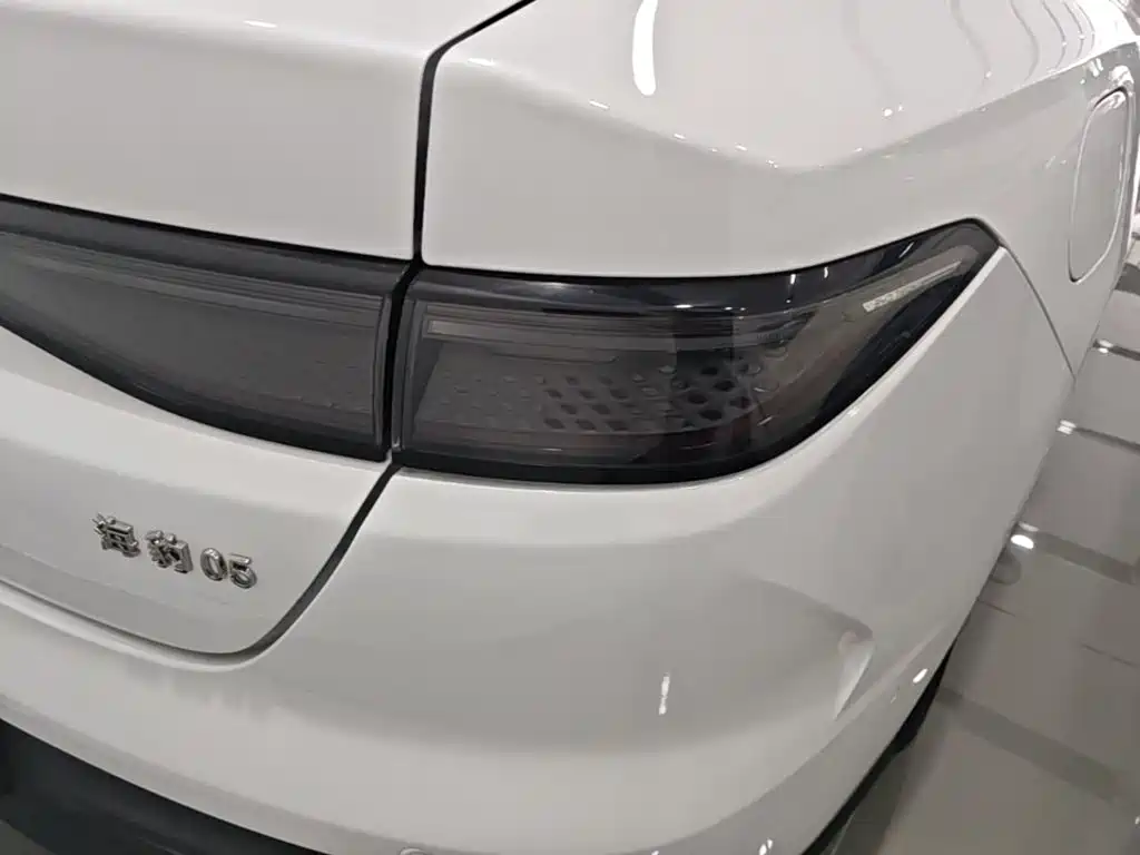 BYD Seal 05 DM-i — фото 8