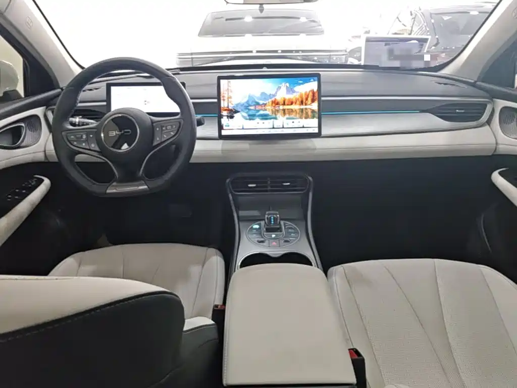 BYD Seal 05 DM-i — фото 10