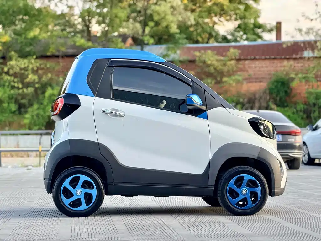 Baojun E100 — фото 10