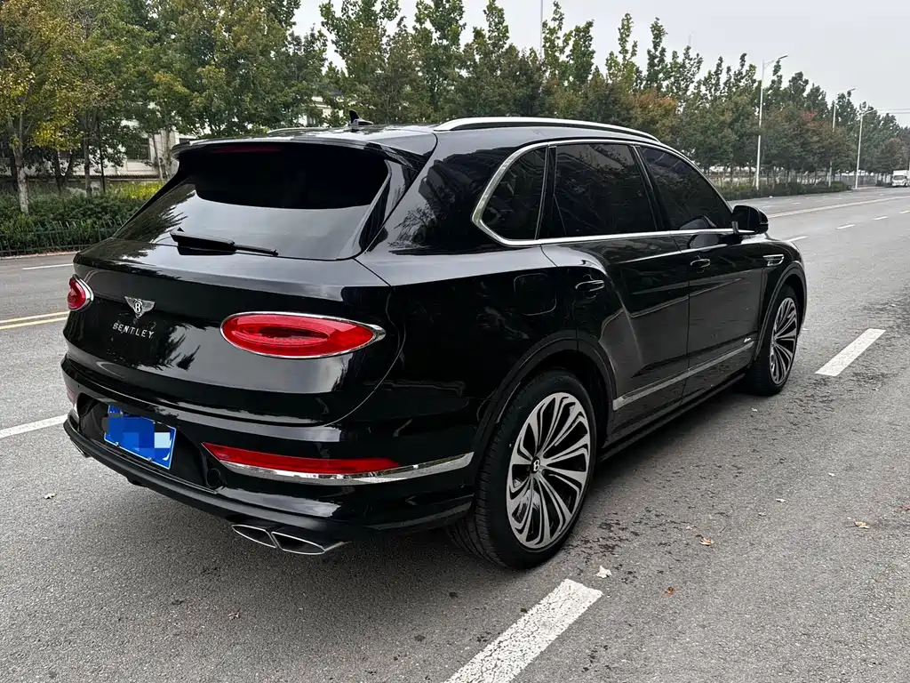 Bentley Bentayga PHEV — фото 3