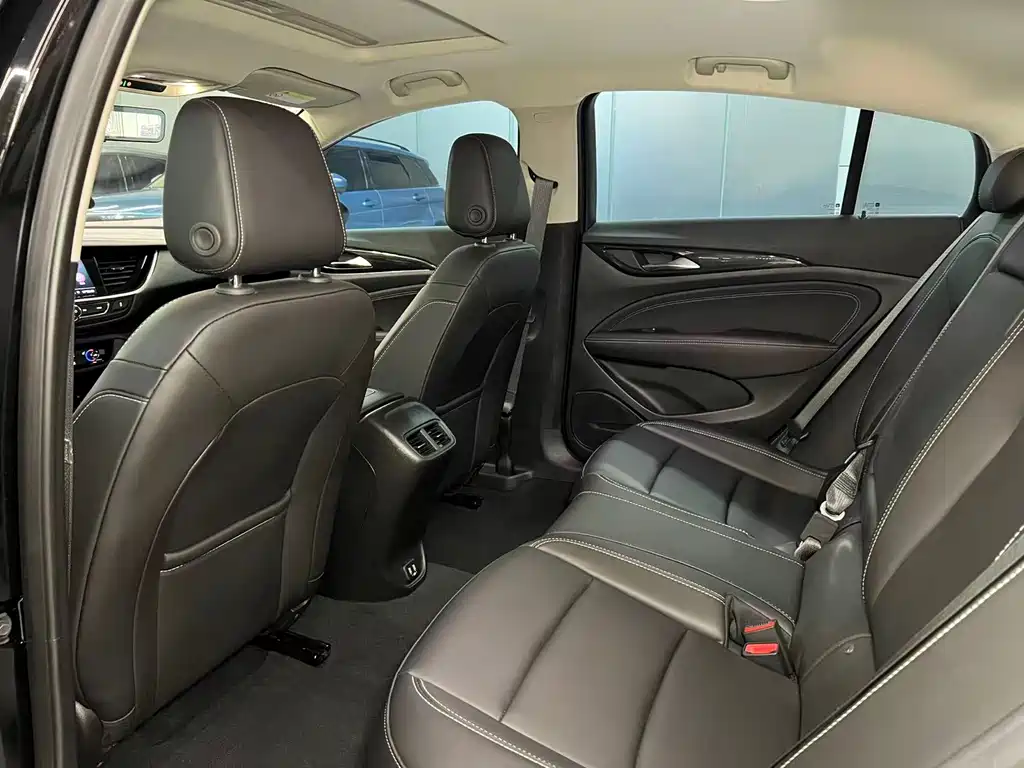 Buick Regal — фото 10