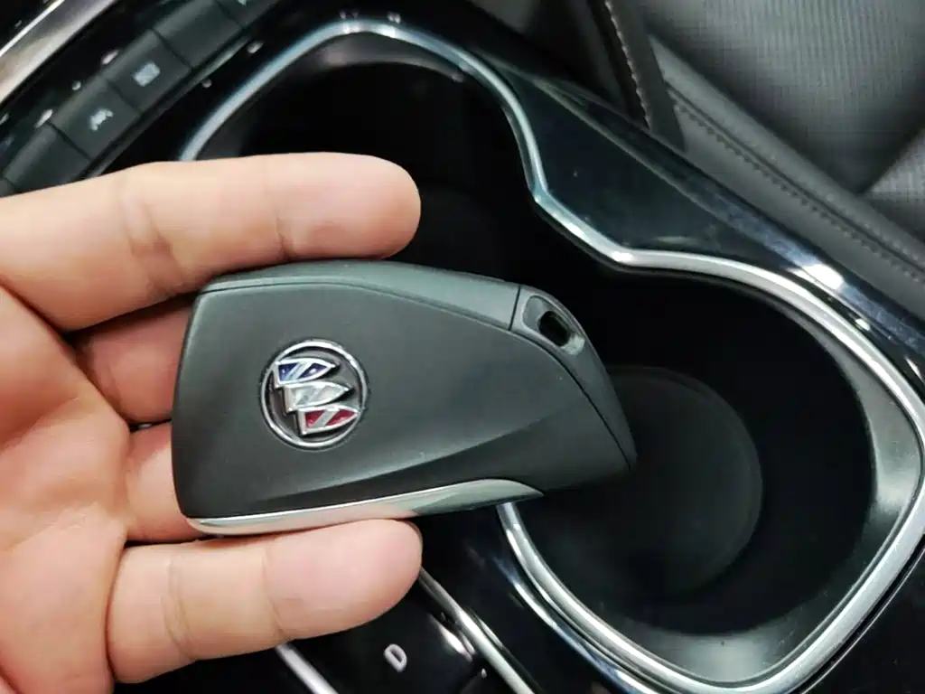 Buick Envision Plus — фото 9