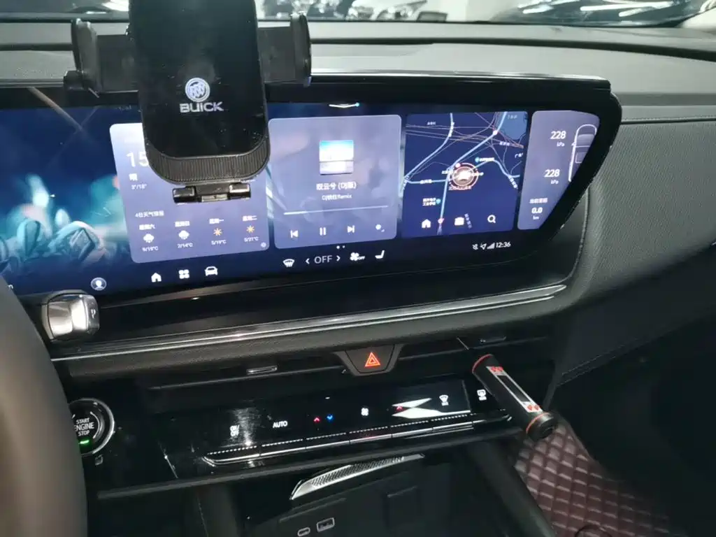 Buick Envision Plus — фото 13