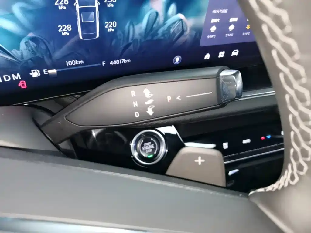 Buick Envision Plus — фото 14