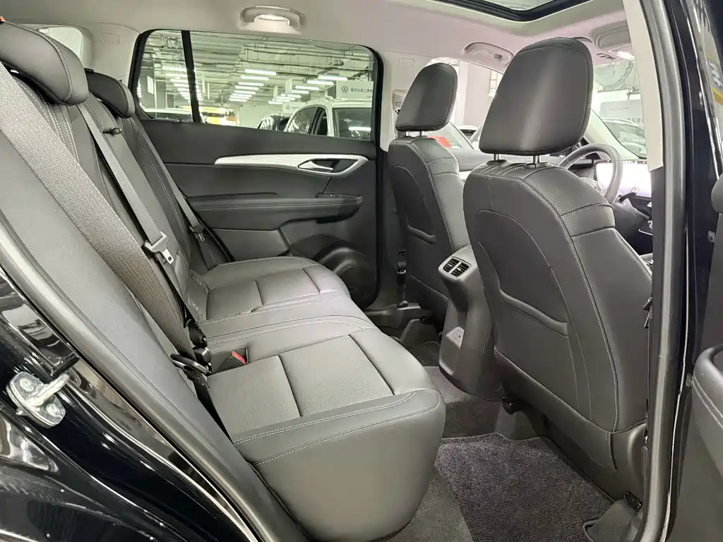 Buick Envision Plus — фото 11