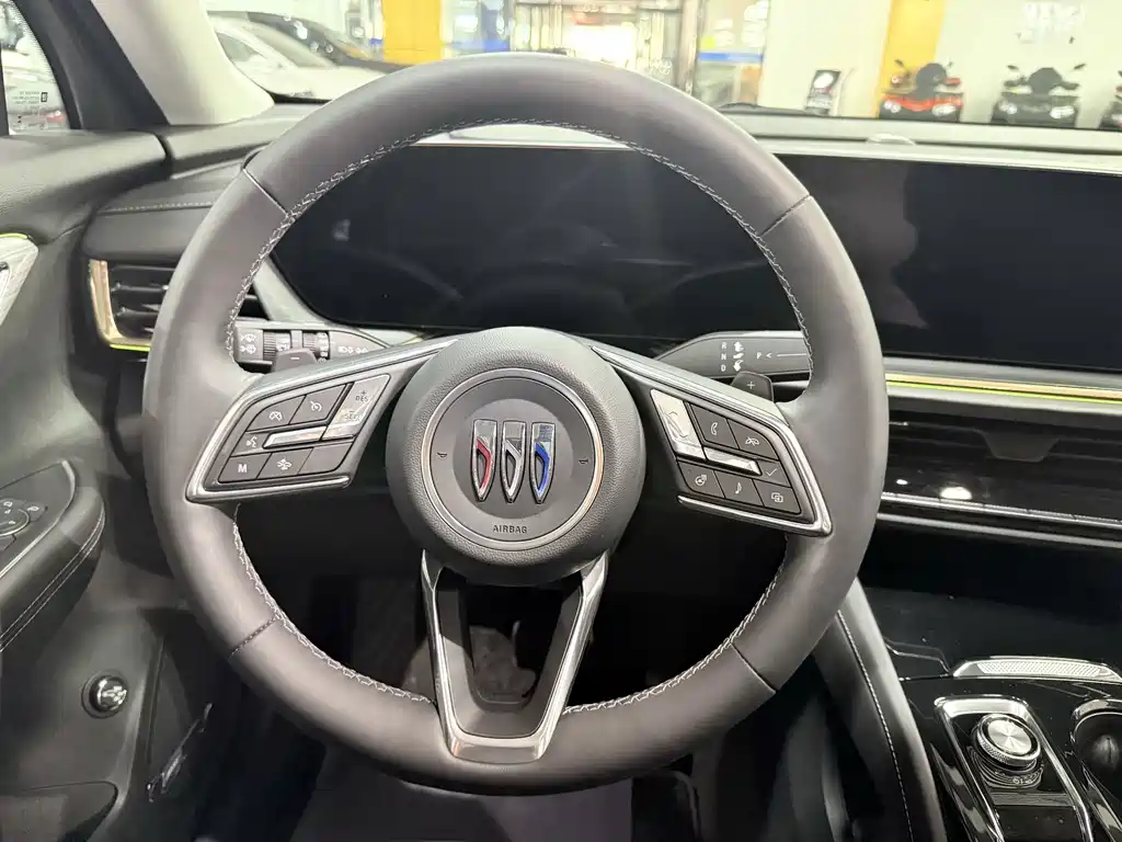 Buick Envision Plus — фото 13