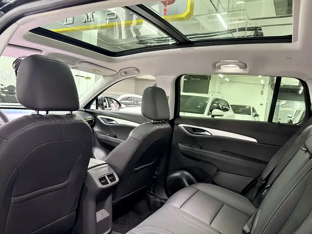 Buick Envision Plus — фото 21
