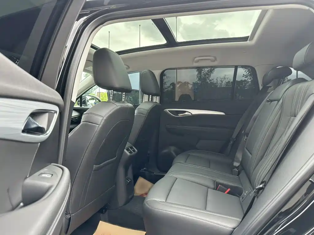 Buick Envision Plus — фото 14