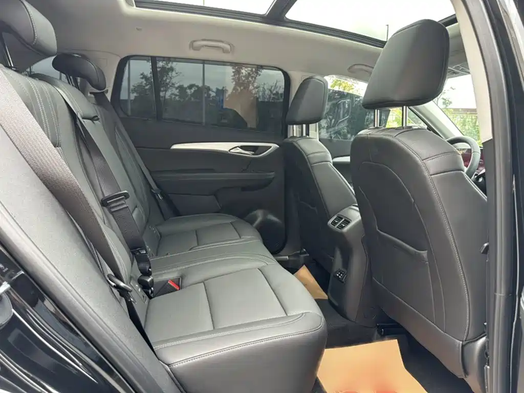 Buick Envision Plus — фото 15