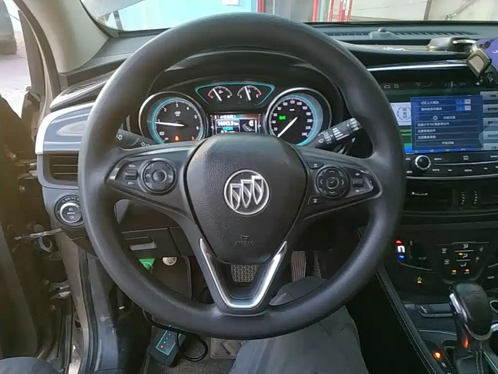 Buick Envision Plus — фото 11