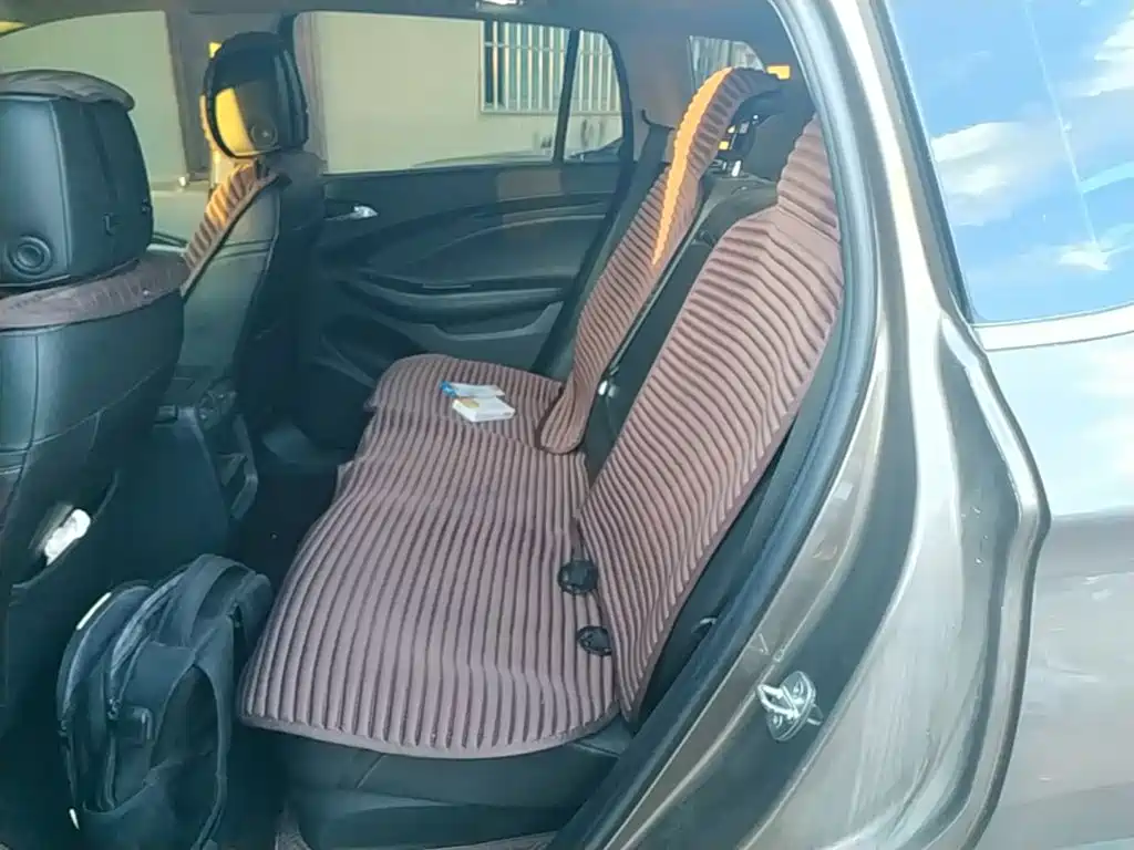 Buick Envision Plus — фото 17
