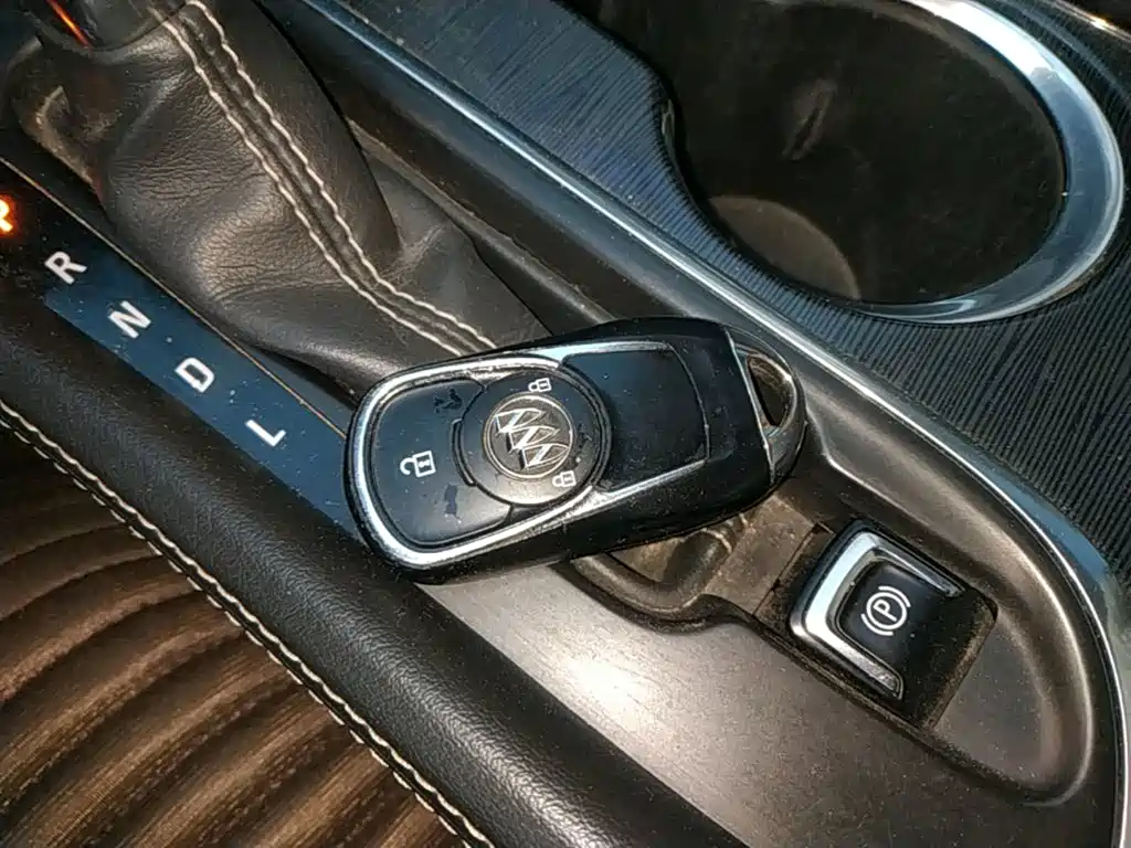 Buick Envision Plus — фото 9