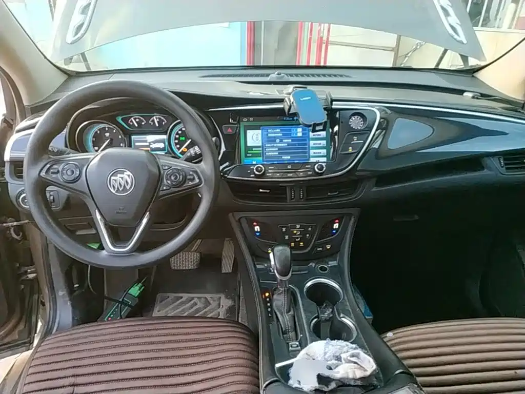 Buick Envision Plus — фото 10