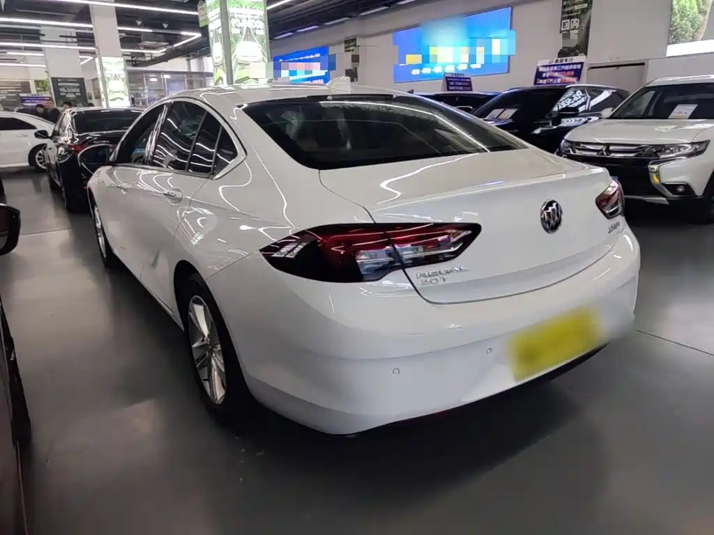 Buick Regal — фото 5