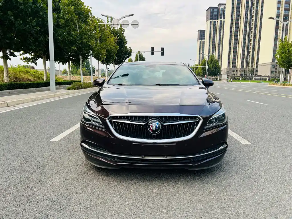Buick LaCrosse — фото 2
