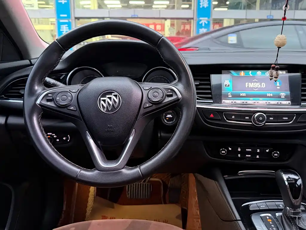 Buick Regal — фото 11