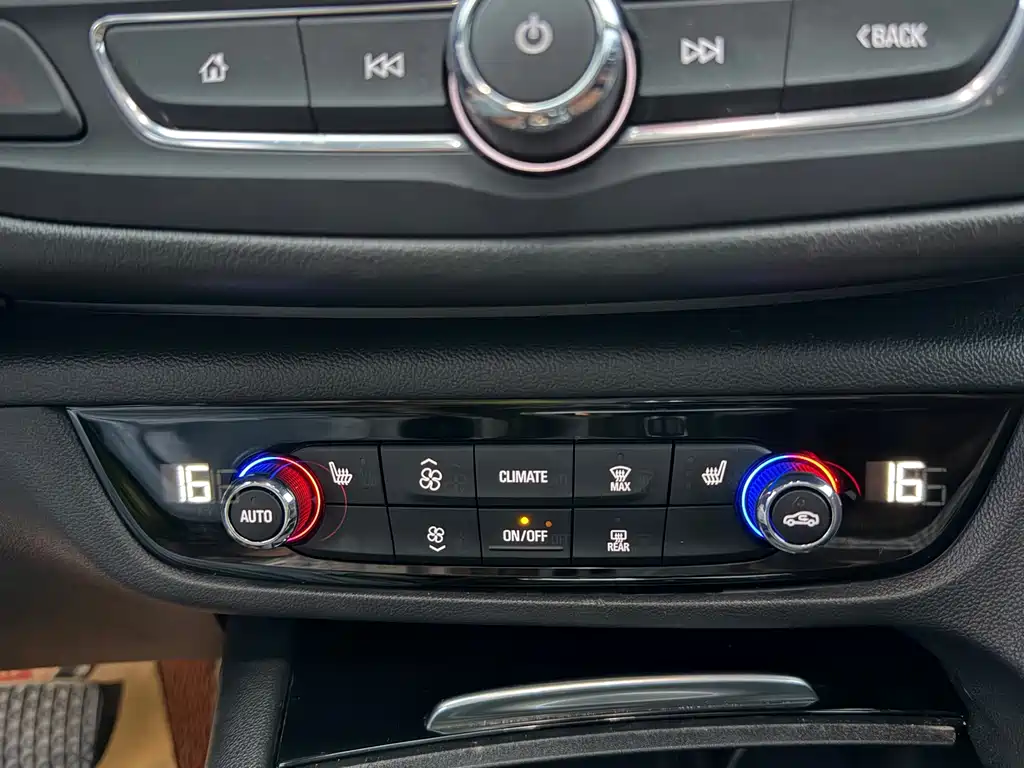 Buick Regal — фото 19
