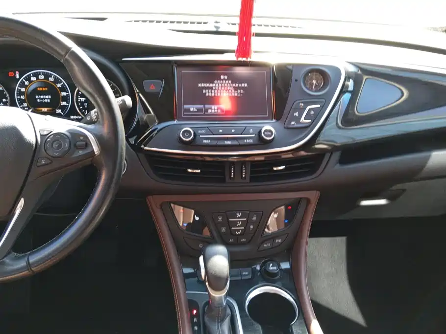 Buick Envision Plus — фото 13