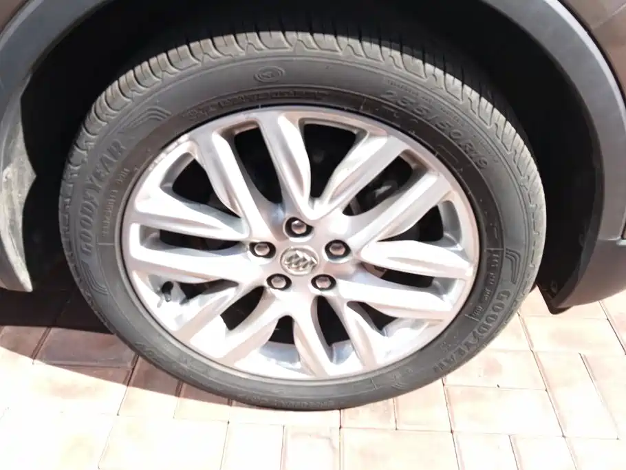 Buick Envision Plus — фото 6