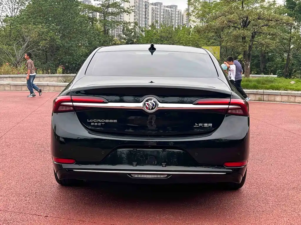 Buick LaCrosse — фото 5