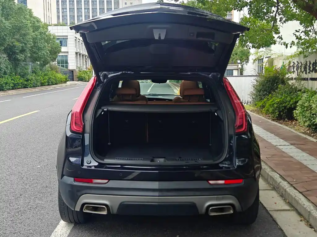 Cadillac XT4 — фото 8
