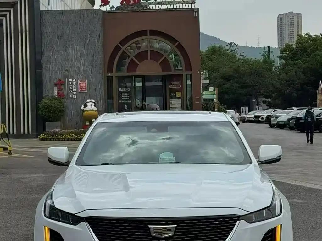 Cadillac CT5 — фото 2