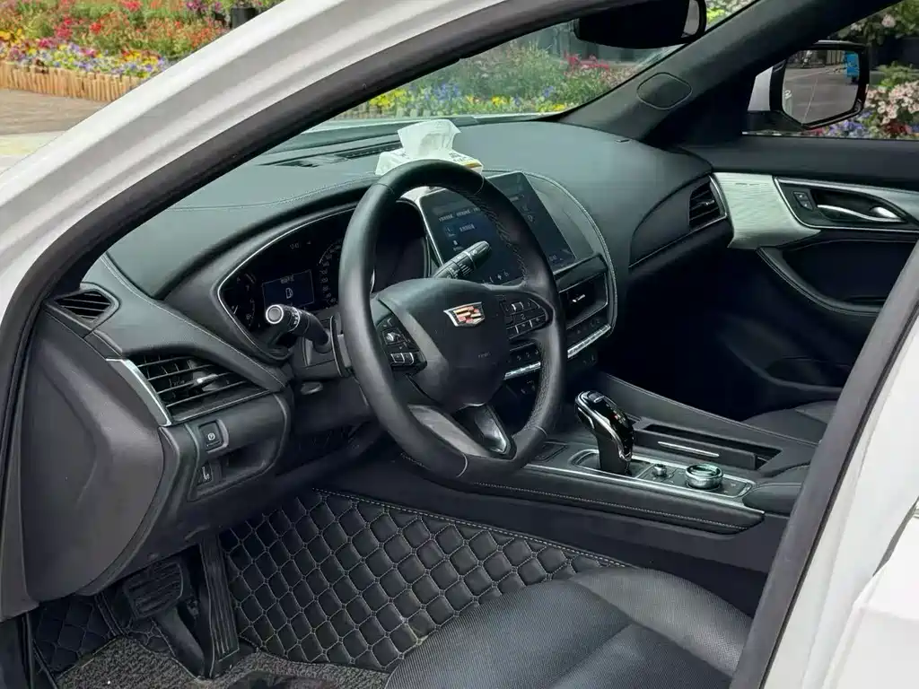Cadillac CT5 — фото 4