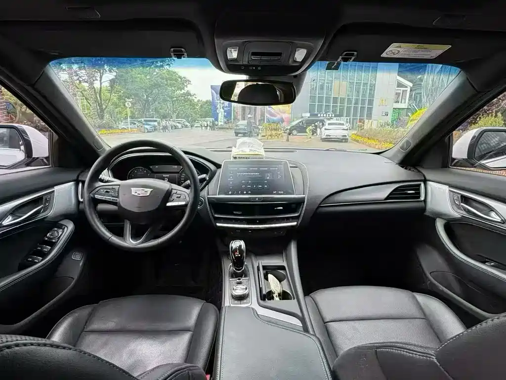 Cadillac CT5 — фото 5