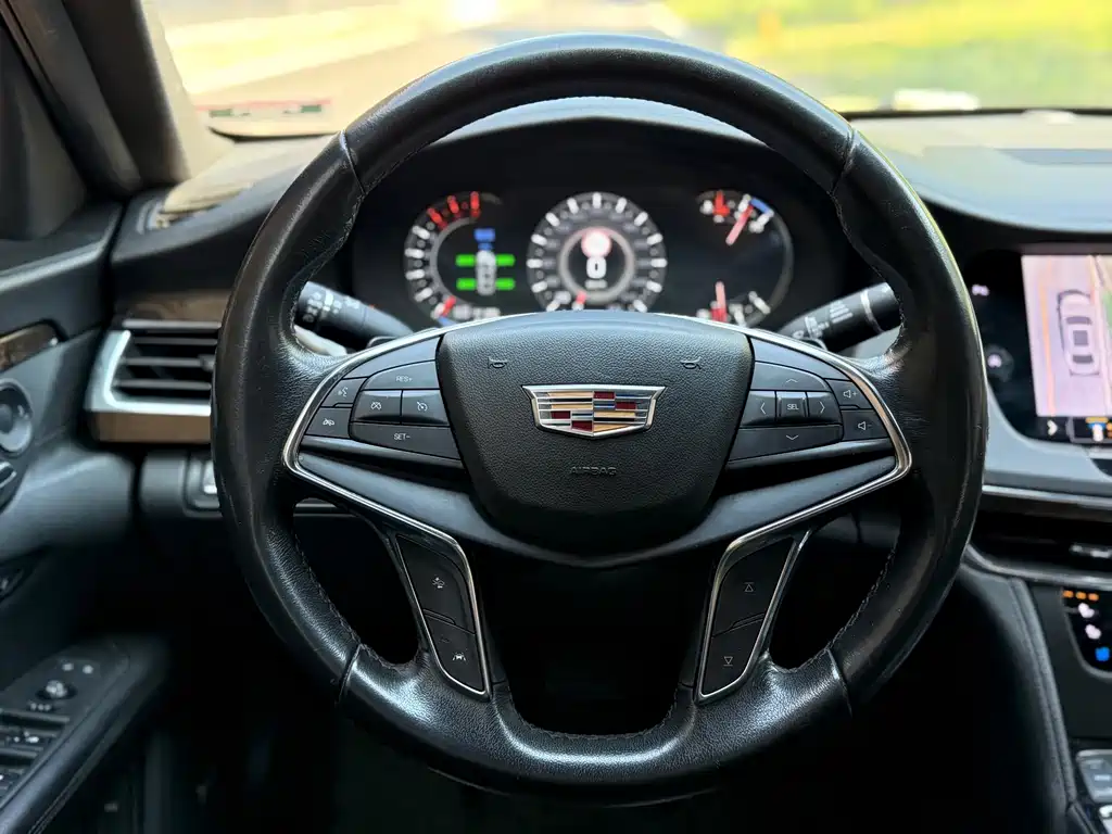 Cadillac CT6 — фото 9