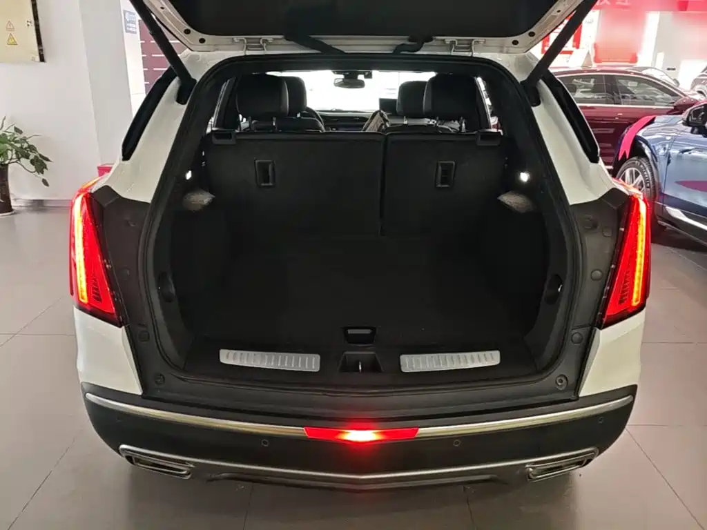 Cadillac XT5 — фото 19