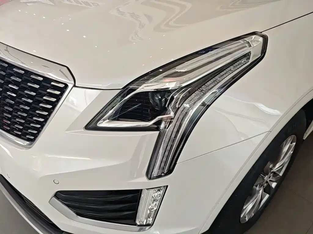 Cadillac XT5 — фото 24