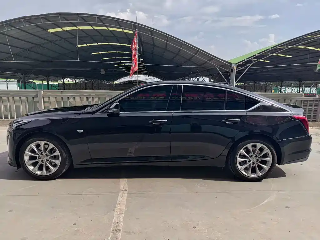 Cadillac CT5 — фото 6