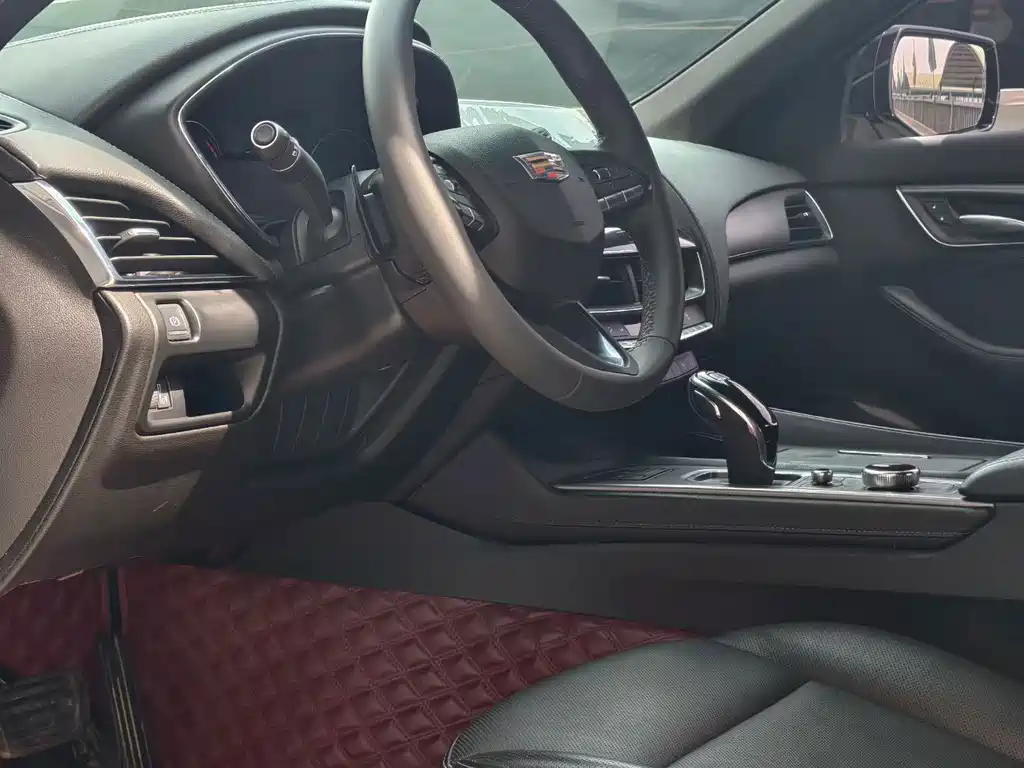 Cadillac CT5 — фото 8