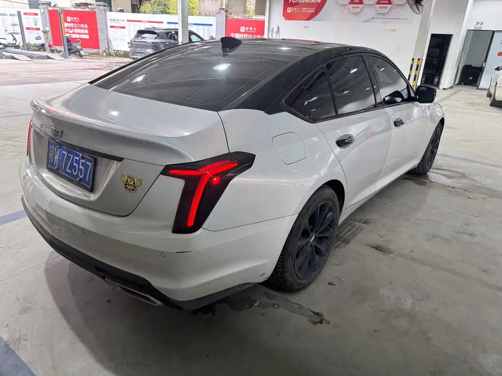 Cadillac CT5 — фото 4
