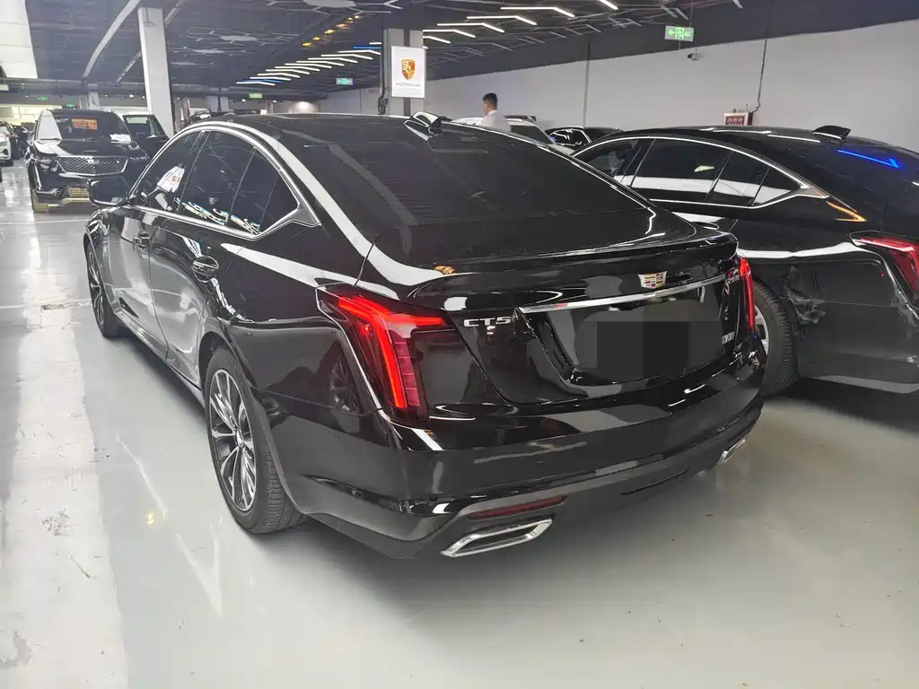 Cadillac CT5 — фото 26
