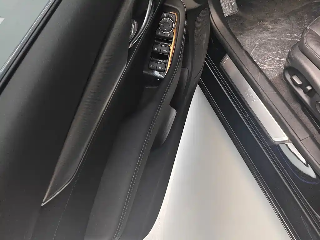 Cadillac CT5 — фото 4
