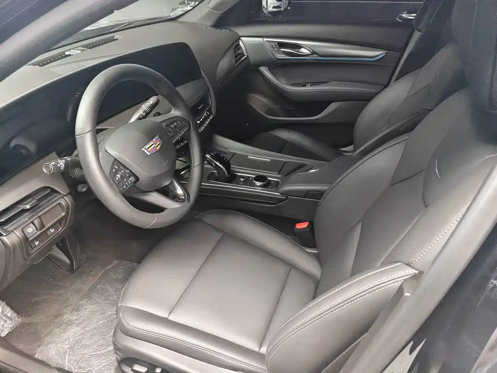 Cadillac CT5 — фото 5
