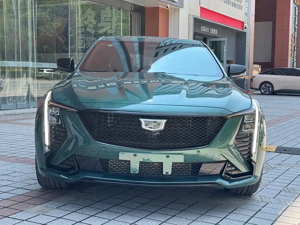 Cadillac CT5 — фото 2