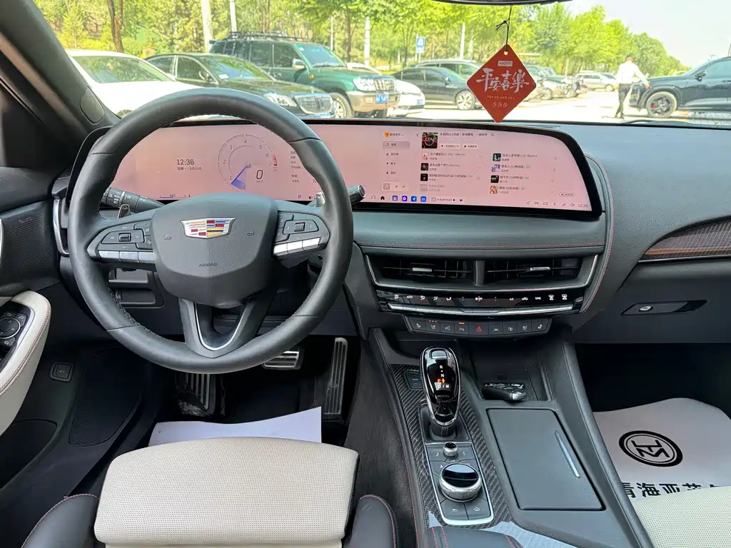 Cadillac CT5 — фото 14