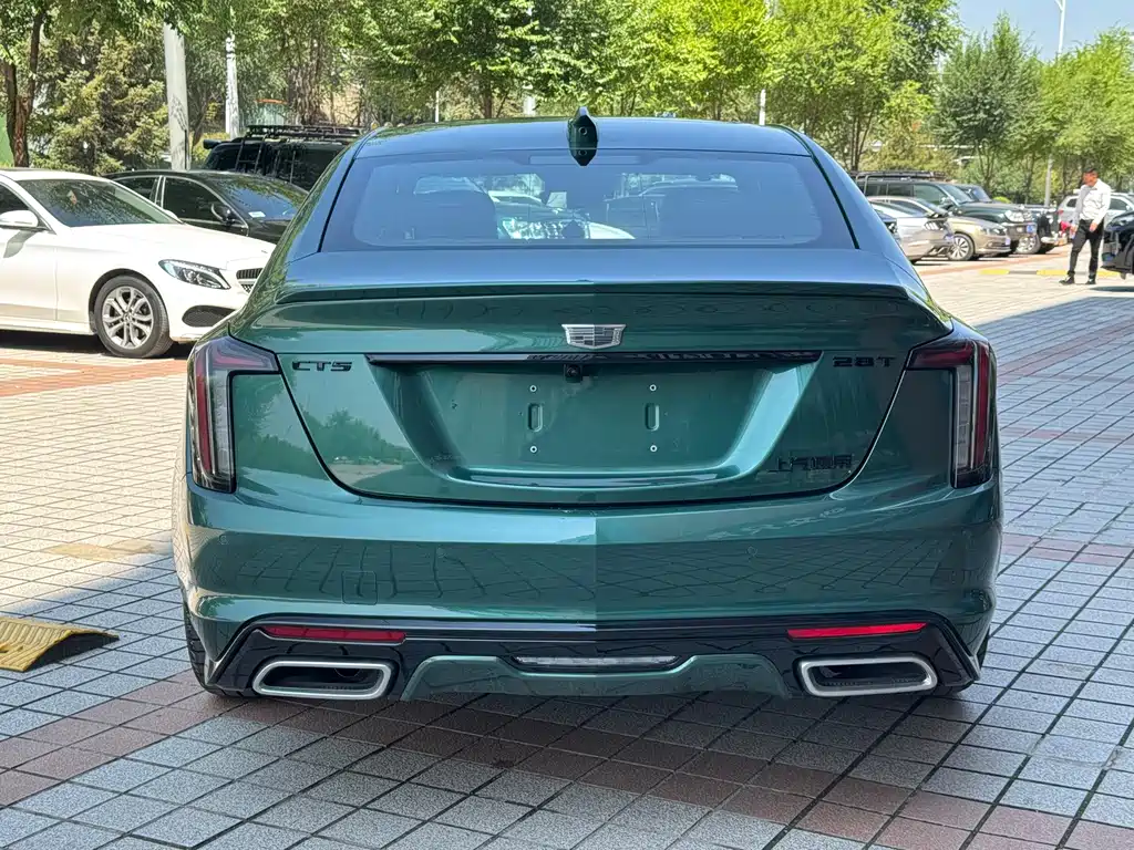 Cadillac CT5 — фото 15