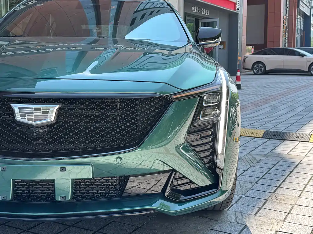 Cadillac CT5 — фото 4