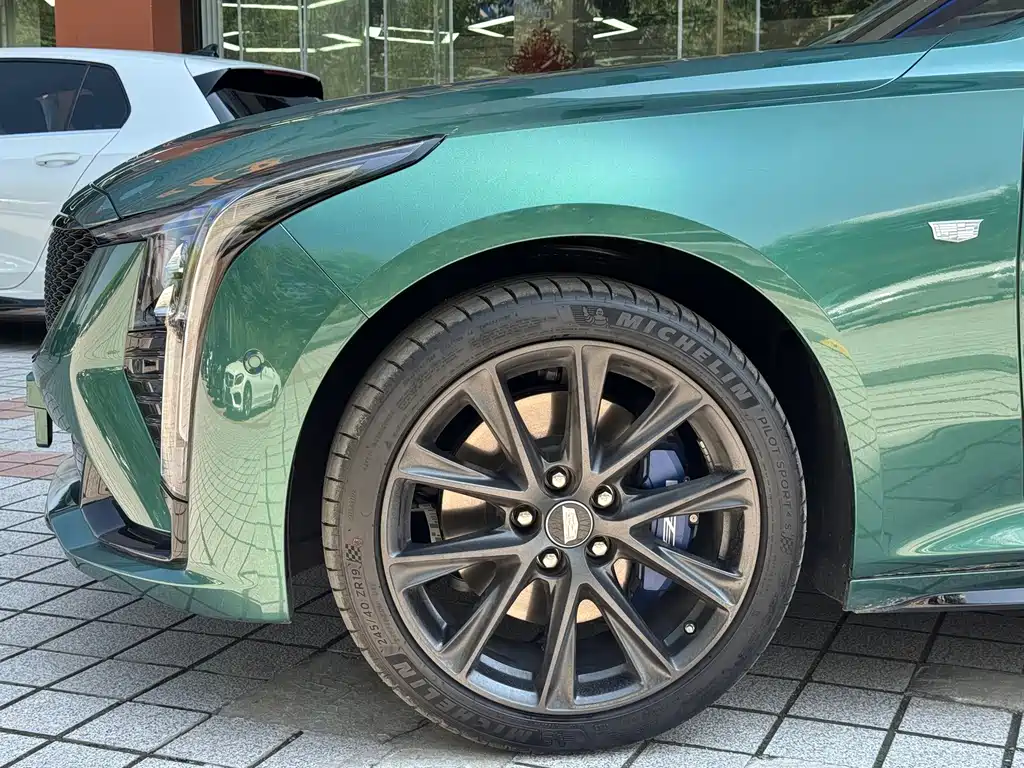 Cadillac CT5 — фото 5